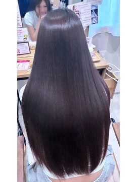 ファムバイアヴァンス(Femme by AVANCE.) 艶やかナチュラルブラック暗めカラー