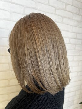 ビス ヘア アンド ビューティー 西新井店(Vis Hair&Beauty) ホワイトカラー×ボブスタイル