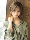ひし形シルエットグレージュエアリーショート