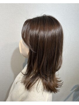 ラウレア(Laule'a) 大人女子の外はねミディアム