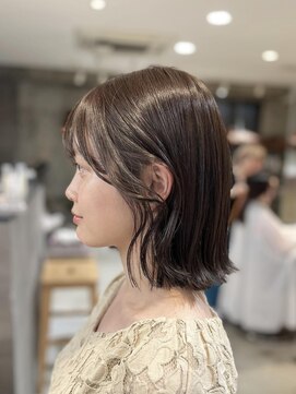 ニーイチイチ(211) 似合わせカットイメチェン/切りっぱなしボブ/アースカラー