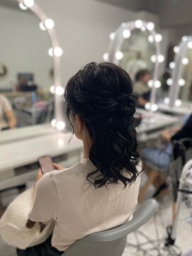 ラモ(RAMO) ミディアムハーフアップ