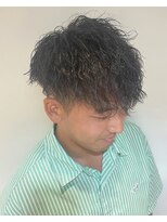 フリーク バーバーショップ 都島店(FREAK BARBER SHOP) 黒髪縦落ちツイストスパイラルパーマツーブロックマッシュ