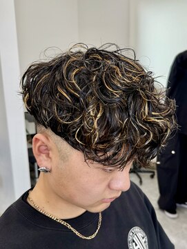 フゥ 宇都宮(FeU) スペインカール/スパイラルパーマ/フェード/宇都宮/メンズパーマ