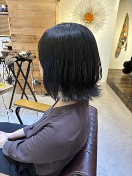 チリンバイロストシティー(Chillin by LOSTCITY) クビレボブ