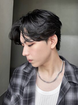 アイティー バイ アルバム 中野店(IT by ALBUM) ブルーブラックサーフカール刈り上げセンターパート_ba558681