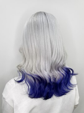 アン(Hair make un) 【神田真志 シルバー×パープル】