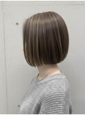 白髪ぼかしハイライト対応ショートボブ/上品ベージュ