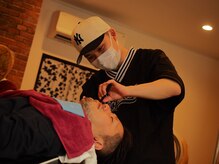 理髪　縁【4月4日OPEN(予定)】の雰囲気（床屋の醍醐味、シェービング！眉毛も髭もキリッと整えられます！）