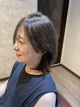 リブラン バイ ルッカ(Liburan by Lucca) 8月サイド切り込みレイヤースタイル