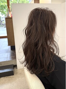 コキュウ(co-kyu) ハイライト＋ロングゆる巻きウエーブ＋白髪ぼかし