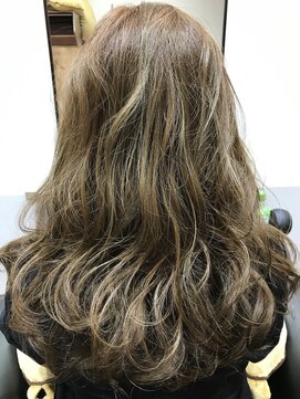 イル ヘアー 海老名(iru hair) 360度可愛いカーキカラー!