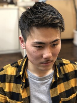 ヘアースタイリストサロン レオン 神立店(HAIR STYLIST SALON LEON)の写真/【メンズカット+カラー¥8000】髭剃り付きだから一度にお手入れが叶う！いつでも清潔感のあるスタイルに♪