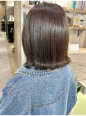 ベージュカラー ぱっつんボブ