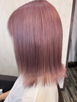 ヘアー リードレス(hair Re:dress) 外はねミディアムボブ薄めピンクカラーハイトーンツヤ髪