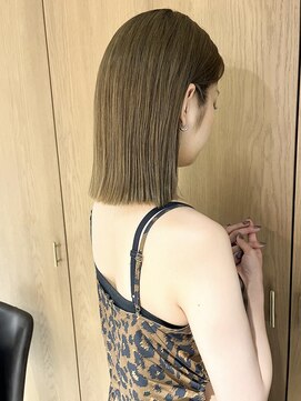 ラミエ バイ メルト 吉祥寺(lamie by melt) "久保田"切りっぱなし伸ばしかけボブ耳かけベージュぷつっと
