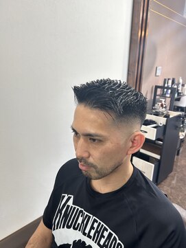 メルローズ(Melrose) スキンフェード／アップバング