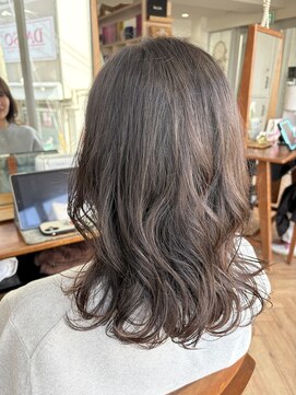 カナエ(CaNaE) ミディアム×ニュアンスパーマ