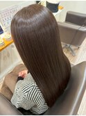 Aujuaで叶える、うる艶ストレートロング/髪質改善