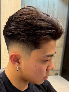 ビンゴ(BINGO) 2275黒髪スキンフェードビジネスサイドパート渋谷バーバー