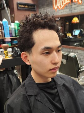 フォーコーナーズカットショップスリーセント 栄(FourCornersCutShop 3/cent) 仏陀パーマ/ブッダパーマ/スパイキーショート/テーパーフェード