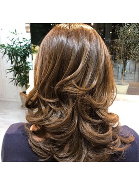 エデラ グランディ オーソ(edera Grandi-oso) うる艶ロング