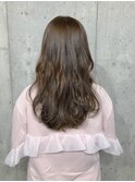 カーキベージュ