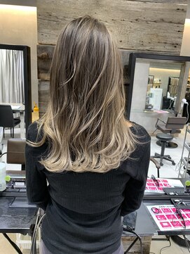 トルネード(TORNADO) ハイライトバレイヤージュミルクティーベージュ