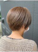 20代30代小顔まるみショートツヤ感ハイトーン透明感ベージュ