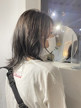 ノマド(nomad) ミディアムボブ/インナーカラー