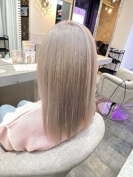 ラビス 浦和(Lovis) 美髪/ネビージュ/大人かわいい/透明感ショート[浦和]