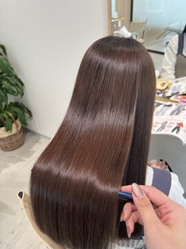 ファムバイアヴァンス(Femme by AVANCE.) 髪質改善ストレート