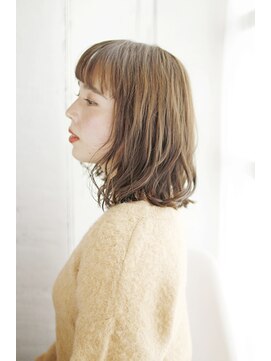 シュシュット(chouchoute) レイヤーカットウェットヘアデザインカラーオリーブベージュ/064