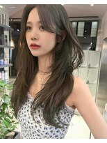 リリー(Lilley) 韓国ヘア×センター分け×オリーブグレージュ