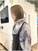 大人ボブ × オリーブベージュ