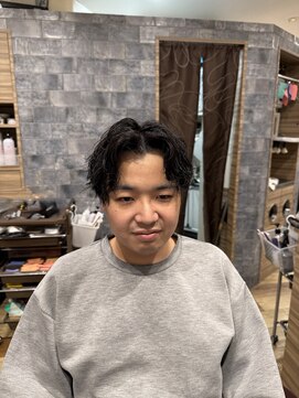 銀座マツナガ 神田店 20代30代おしゃれモテ髪センター分けツイストスパイラルパーマ