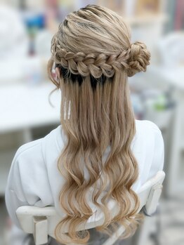 ヘアーメイク ティアラ(Hair make Tiara)の写真/西口徒歩30秒【Tiara】《ヘアアレンジ¥1000～》リピーター続出の秘訣は理想を叶えるイベントアレンジ★