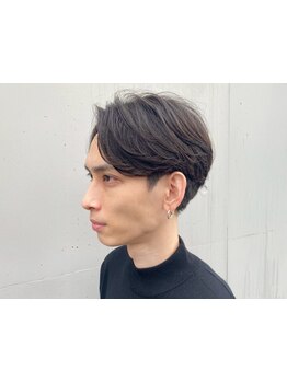 《ビジネスシーンも抜け目なく》ニュアンスパーマで清潔感溢れるセンターパートに＊[横浜/フェザーパーマ]