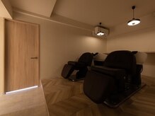 Dears金山店　髪質改善/艶髪トリートメント/縮毛矯正の雰囲気（フルフラットなシャンプー台でリラックス【髪質改善/金山】）