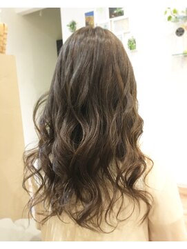 ヘアーアンドネイルフォレスト(Hair&Nail FOREST.) 深みカラーと軽さバランス