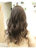 深みカラーと軽さバランス