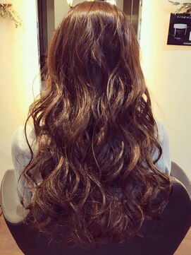 ロッソ(RoSSo) ふわつやになるトリートメントで、憧れのスタイルに◎