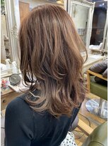 ウルフカットレイヤー（マッシュくびれヘアメルティカラー