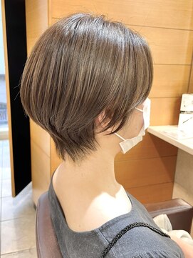 ネオリーブエム(Neolive em;) ナチュラルハイライト×大人ショートスタイル☆