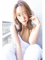 レゴ(REGO)&nbsp;グレージュカラーシルキーべージュ、デザインカラー斜めバング