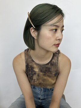 パーク 福岡天神西通り店(parc) タイトヘアオリーブカラーグリーンカラーミニボブ顔まわりカット