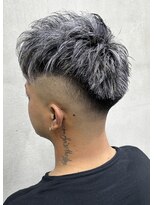 ダズルヘアーエイチ(DAZZLE hair H)&nbsp;尾崎指名/ホワイトメッシュ×スキンフェード