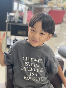 髪こうぼう センターパートのマッシュ風