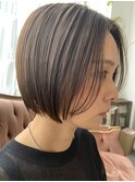 グレーベージュの切りっぱなしミニボブ/韓国/ アッシュブラック