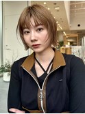 レイヤーボブ／顔まわりレイヤー／ベージュカラー